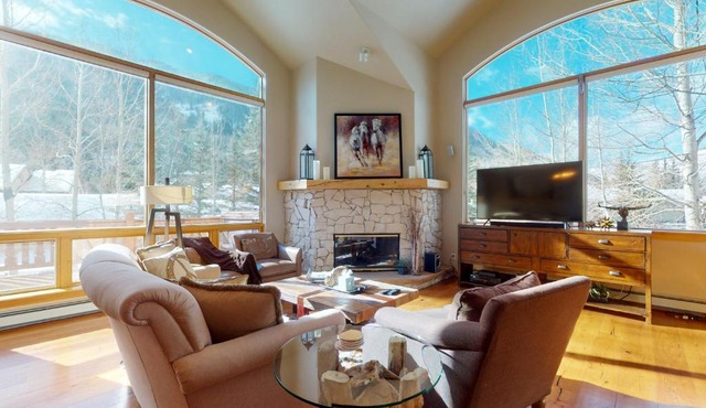 Gorgeous home in Quiet East Vail