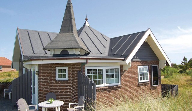 Gorgeous home in Rømø with kitchen