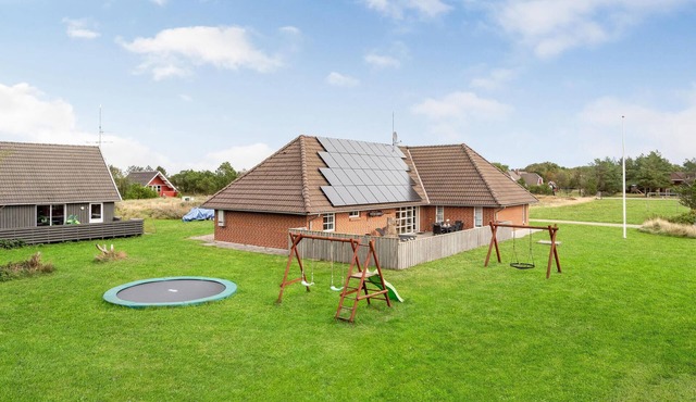 Gorgeous home in Rømø with sauna