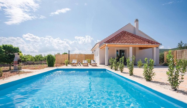 Gorgeous home in Radonic