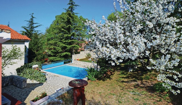 Gorgeous home in Reburici