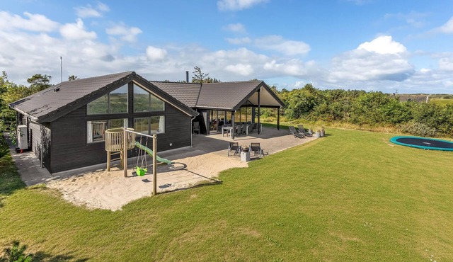 Gorgeous home in Ringkøbing with sauna