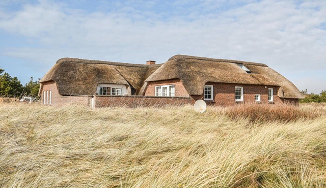 Gorgeous home in Ringkøbing with sauna