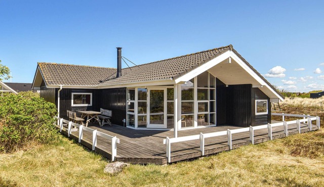 Gorgeous home in Ringkøbing with sauna