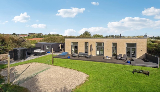 Gorgeous home in Ringkøbing with WiFi