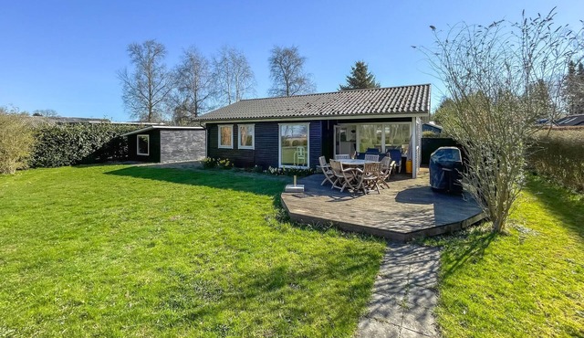 Gorgeous home in Stubbekøbing with WiFi