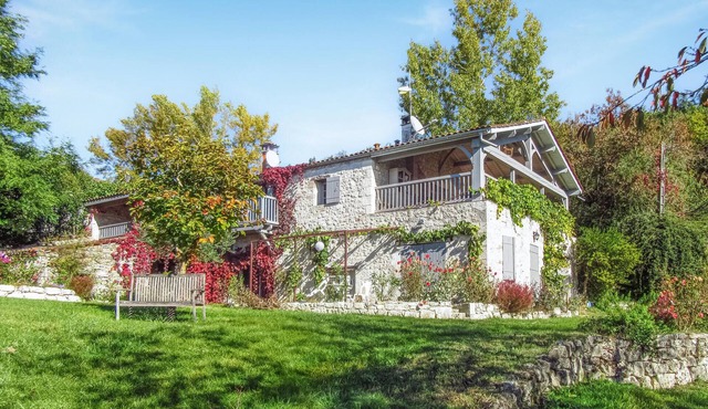 Gorgeous home in Saint-Salvy