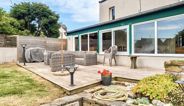 Gorgeous home in Saint Pabu with WiFi