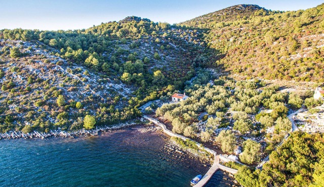 Gorgeous home in Sali with WiFi