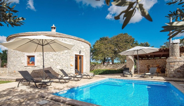 Gorgeous home in Skicini