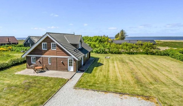 Gorgeous home in Skjern with kitchen