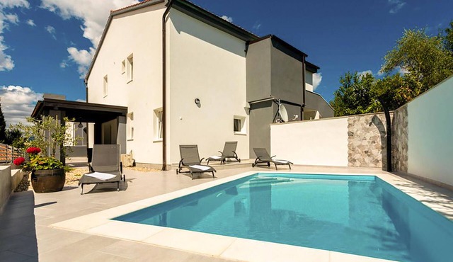 Gorgeous home in Soline