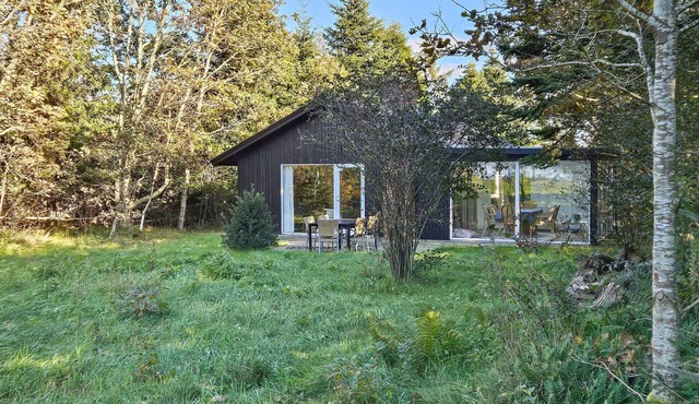 Gorgeous home in Spøttrup with kitchen