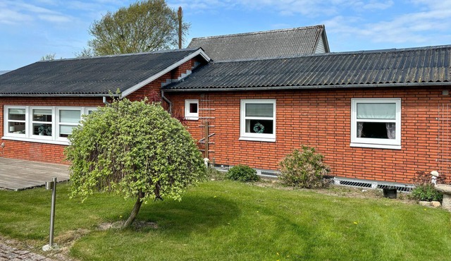 Gorgeous home in Spøttrup with WiFi