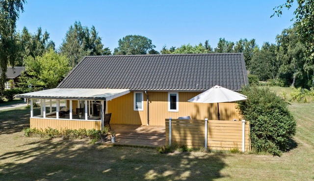 Gorgeous home in Stege with kitchen