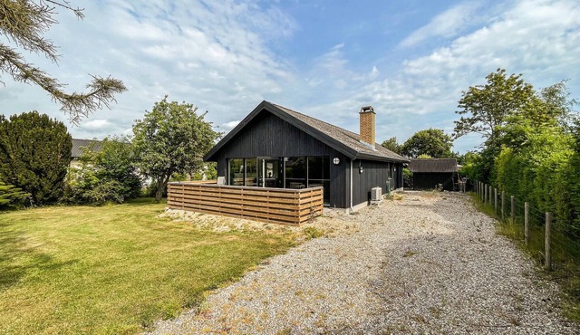 Gorgeous home in Strøby with WiFi