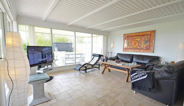 Gorgeous home in Struer with WiFi