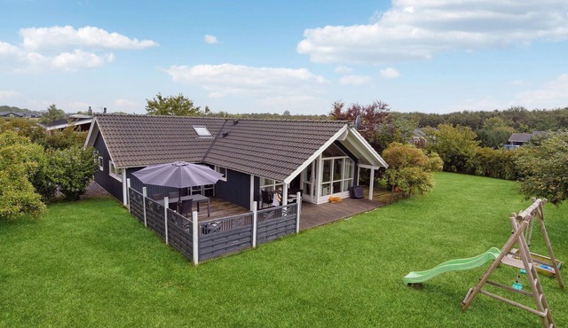 Gorgeous home in Sydals with kitchen
