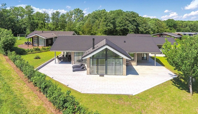 Gorgeous home in Sydals with WiFi