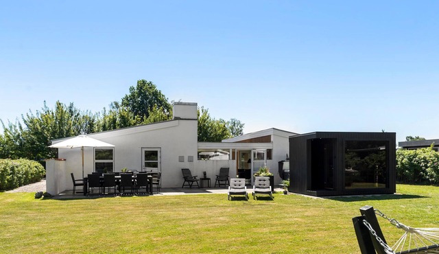 Gorgeous home in Sydals with sauna