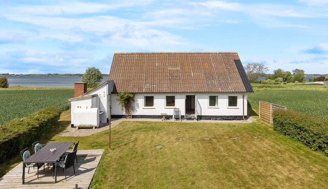 Gorgeous home in Sydals with WiFi