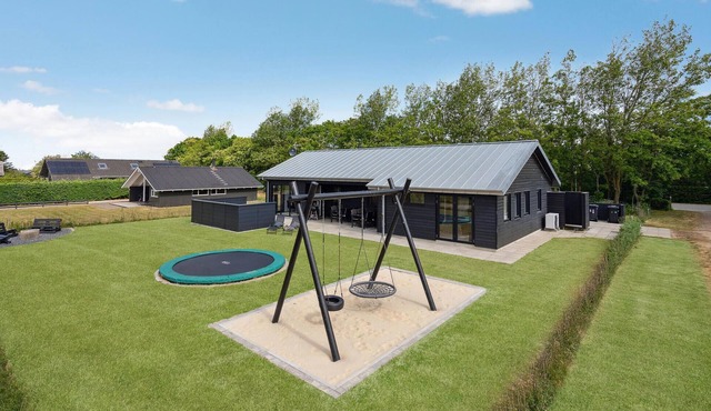 Gorgeous home in Tarm with WiFi