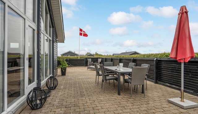 Gorgeous home in Tarm with WiFi