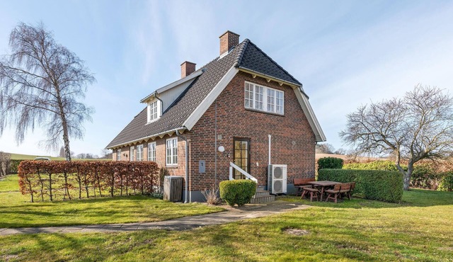 Gorgeous home in Tranekær with WiFi