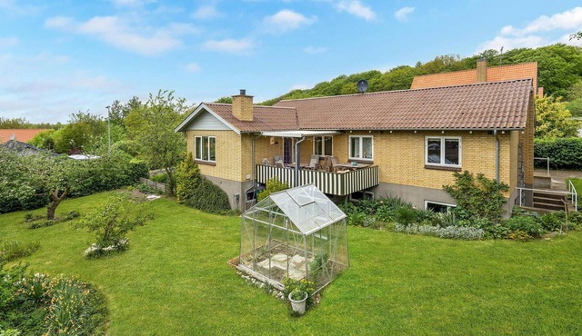 Gorgeous home in Tranekær with WiFi
