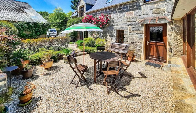 Gorgeous home in Trégunc with kitchen