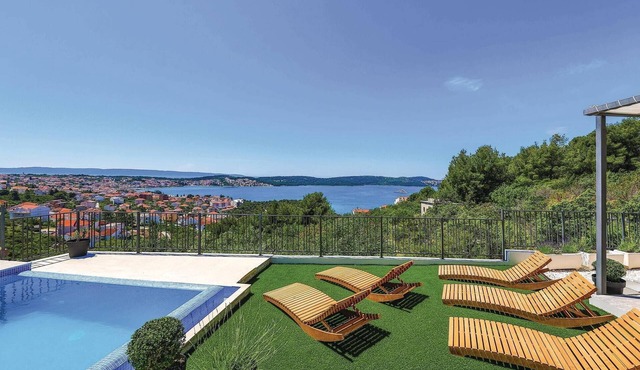 Gorgeous home in Trogir with sauna