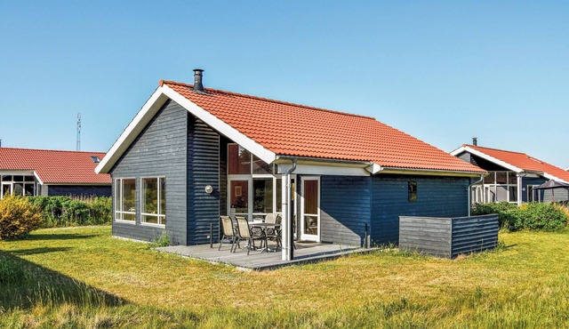 Gorgeous home in Ulfborg with kitchen