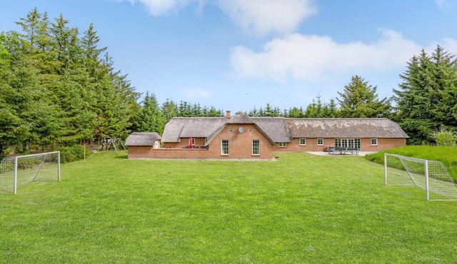 Gorgeous home in Ulfborg with sauna