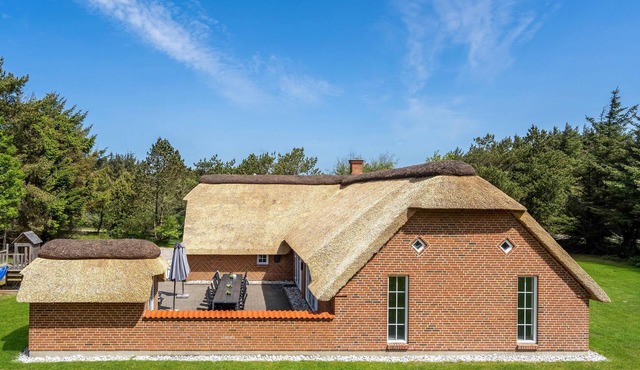 Gorgeous home in Ulfborg with kitchen
