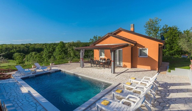Gorgeous home in Umag