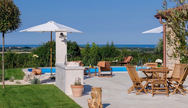 Gorgeous home in Umag