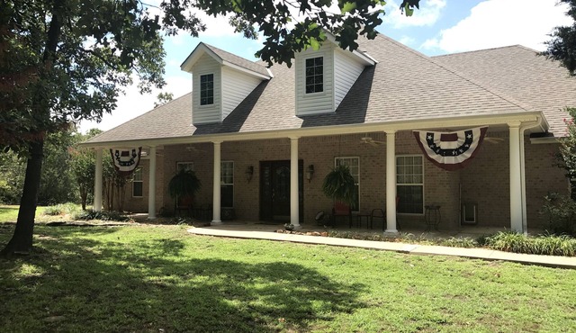 Gorgeous Home In Upscale Neighborhood - Room For The Whole Family 4 bedrooms!