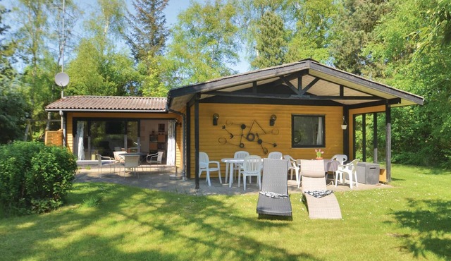 Gorgeous home in Væggerløse with WiFi