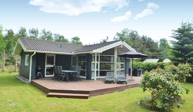 Gorgeous home in Væggerløse with WiFi