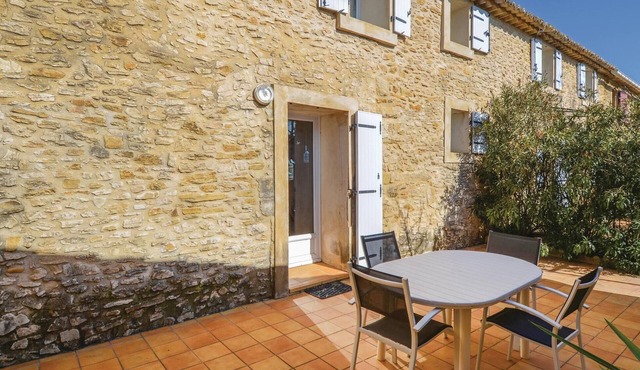 Gorgeous home in Vénéjan with kitchen