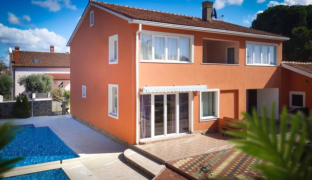 Gorgeous home in Valbandon