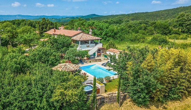 Gorgeous home in Zatka with private swimming pool, can be inside or outside