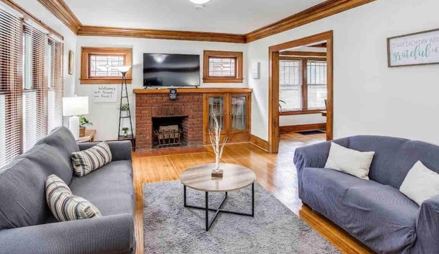 ~Gorgeous Home~ Mins to Strong/UofR/Airport/Dwnt/RIT w/new AC