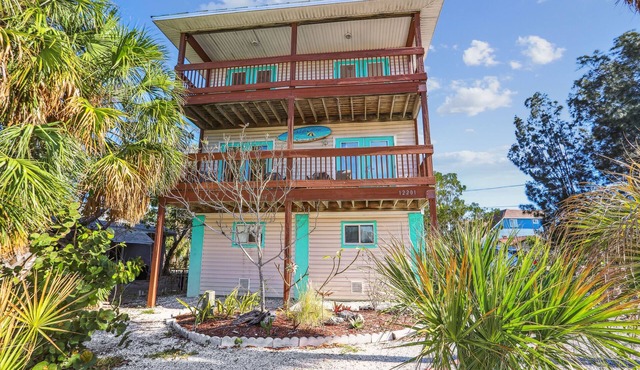 Gorgeous Home near John's Pass, Close to beach,*Pet Friendly * Beach Life 5