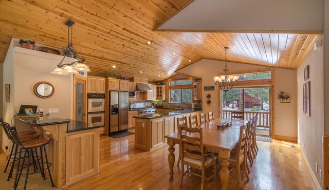 Gorgeous home near golf courses with two en-suites