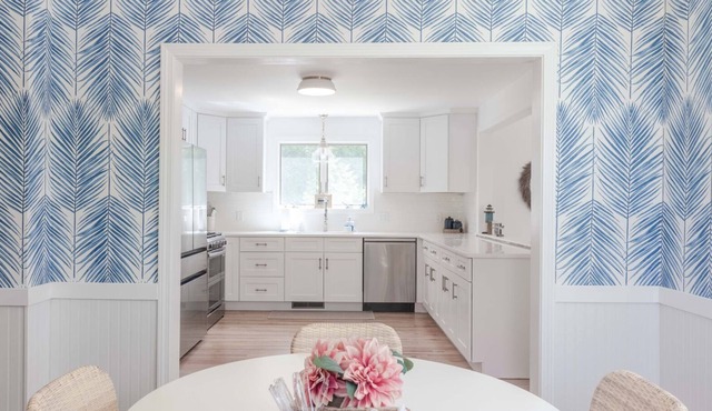 Gorgeous home on double lot, minutes to association beach