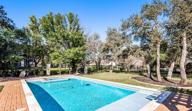 Gorgeous Home - Private Pool & New Kitchen - Free WiFi, Washer/Dryer, Central AC