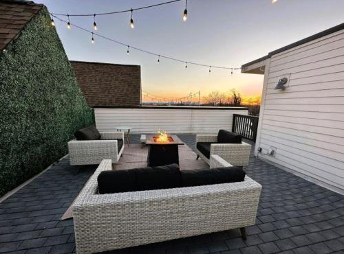 Gorgeous Home Rooftop Deck 3 Bdrs 3 Baths