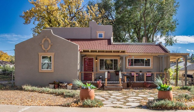 Gorgeous Home near Garden of the Gods with Rooftop Deck & Gourmet Kitchen