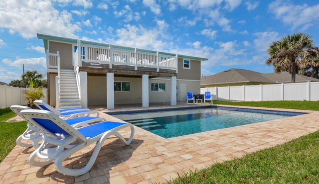 Gorgeous home with pool! Walk to car free beach! 4717S